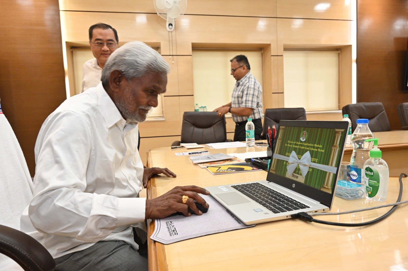 मुख्यमंत्री चम्पाई सोरेन ने गुरुजी स्टूडेंट क्रेडिट कार्ड योजना के ‘गो लाइव ऑफ स्टूडेंट एप्लीकेशन मॉड्यूल लांच किया