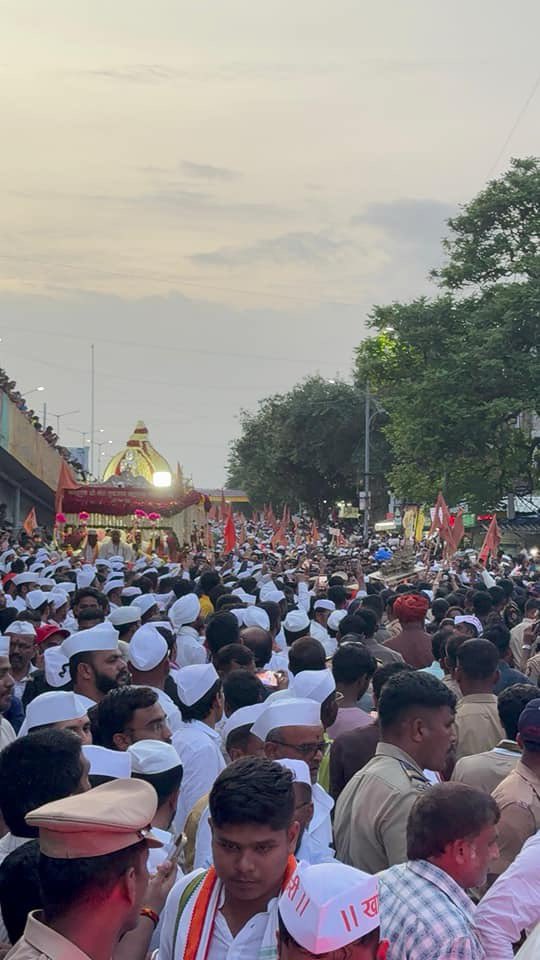 ज्ञानोबा – तुकोबांच्या पालख्या पुण्यात दाखल