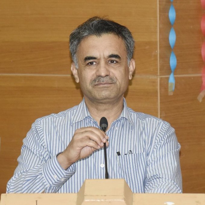 गडकिल्ल्यांच्या संवर्धनासाठी दुर्गप्रेमींना पुढाकार घ्यावा – मुख्य सचिव नितीन करीर