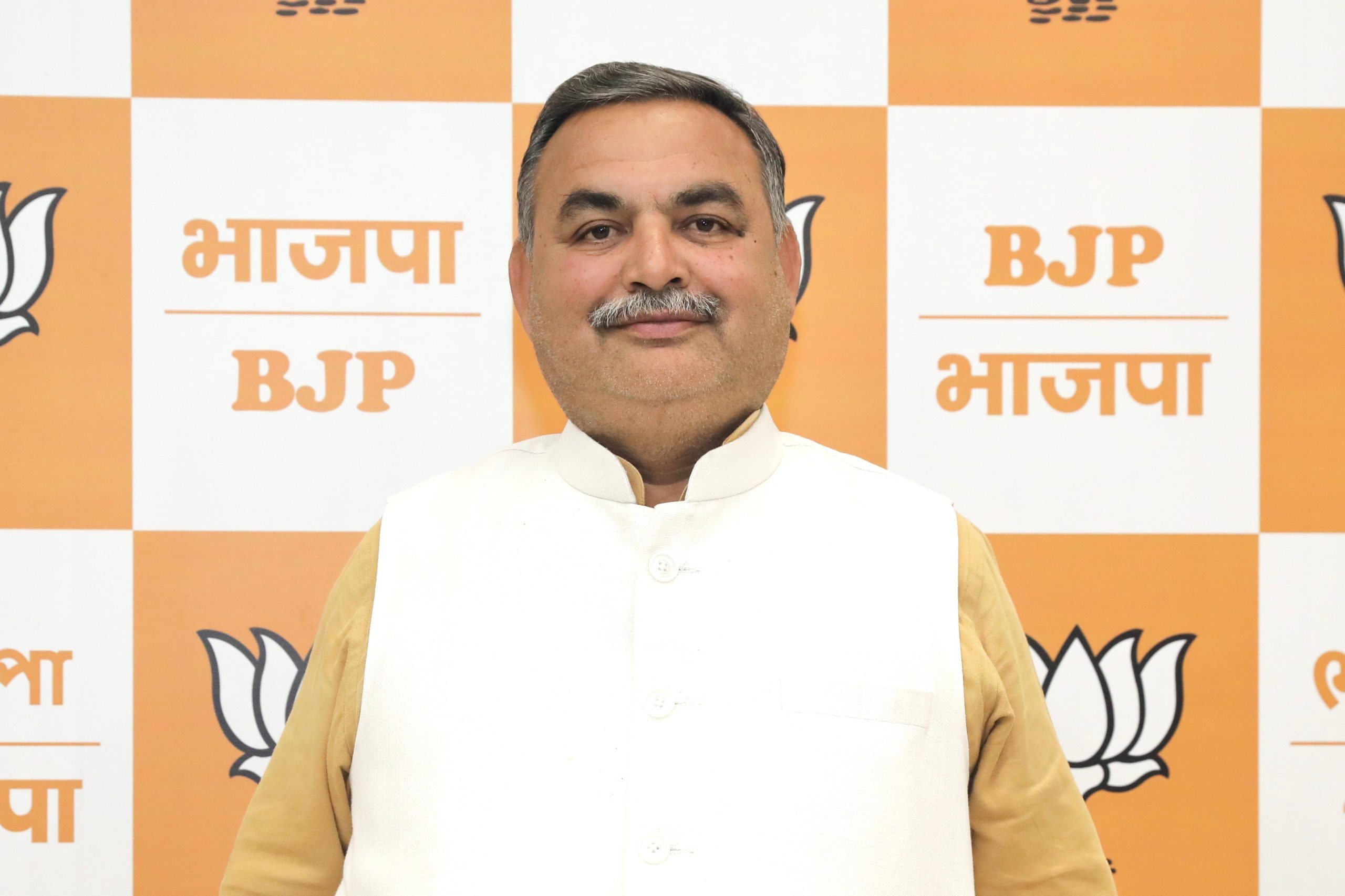 भाजपा प्रवक्ता संदीपनी भारद्वाज ने कहा की सरकारी दबाव बनाकर सत्ता में रहना चाहते है