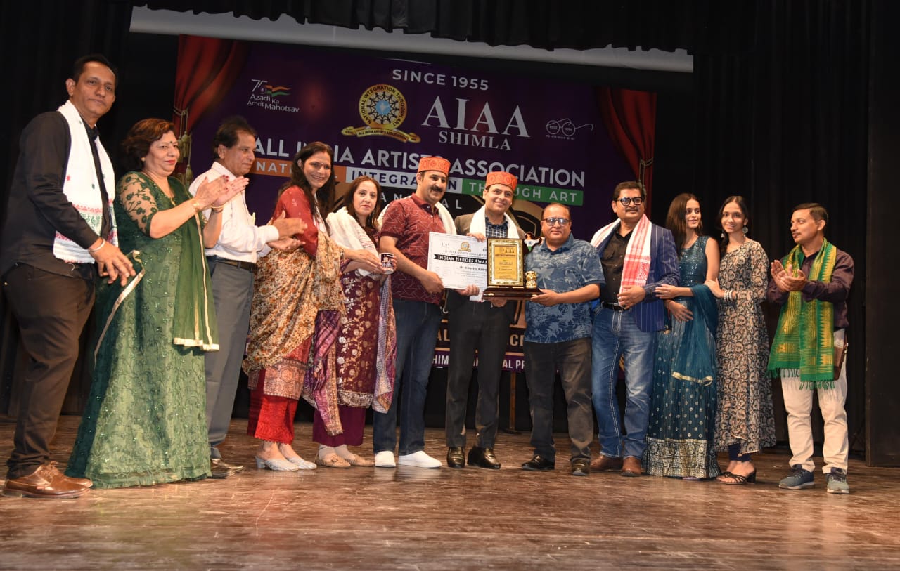इंडियन हीरो अवार्ड से ,म्मानित किए गए नृत्यांजलि के अध्यक्ष हिमांशु कुमरा