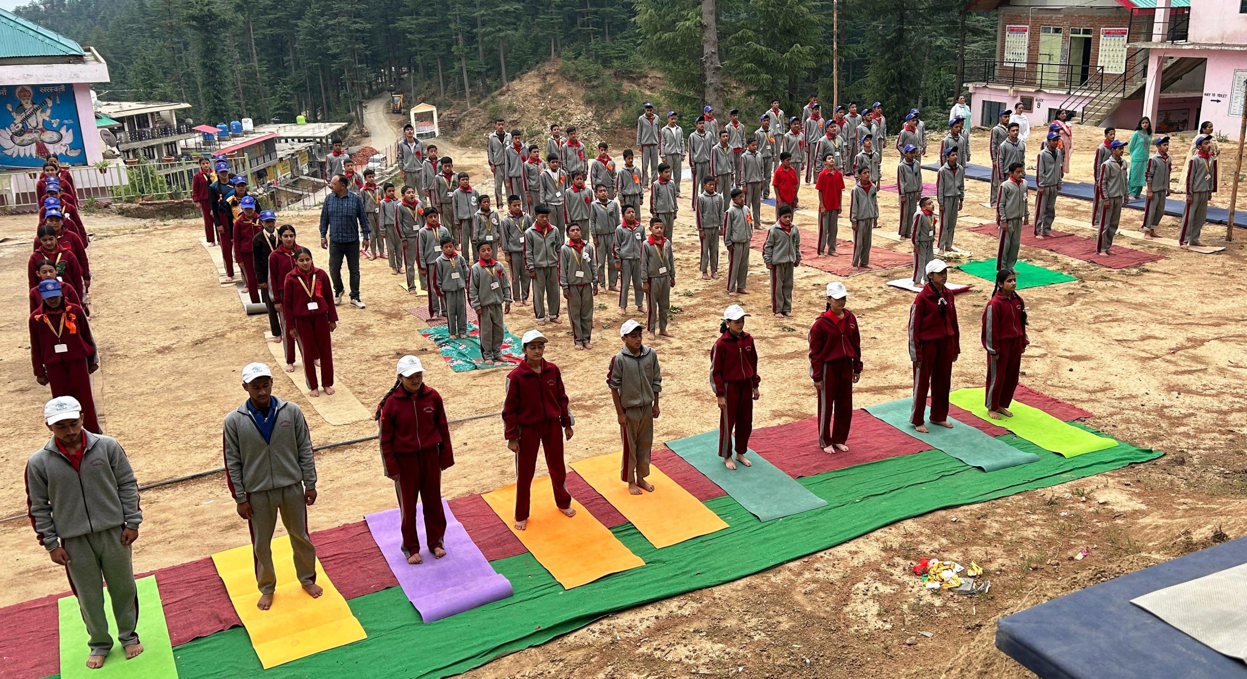 राजकीय उत्कृष्ट वरिष्ठ माध्यमिक पाठशाला चियोग में अन्तर्राष्ट्रीय योग दिवस योगाभ्यास के साथ मनाया गया