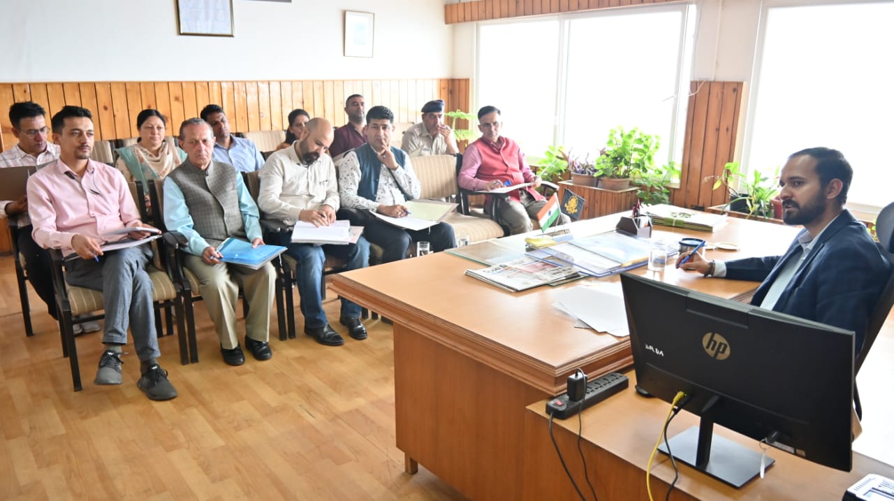 अतिरिक्त उपायुक्त शिमला अभिषेक वर्मा की अध्यक्षता में अंतर्राष्ट्रीय मादक द्रव्य निवारण दिवस के आयोजन को लेकर बैठक की गई