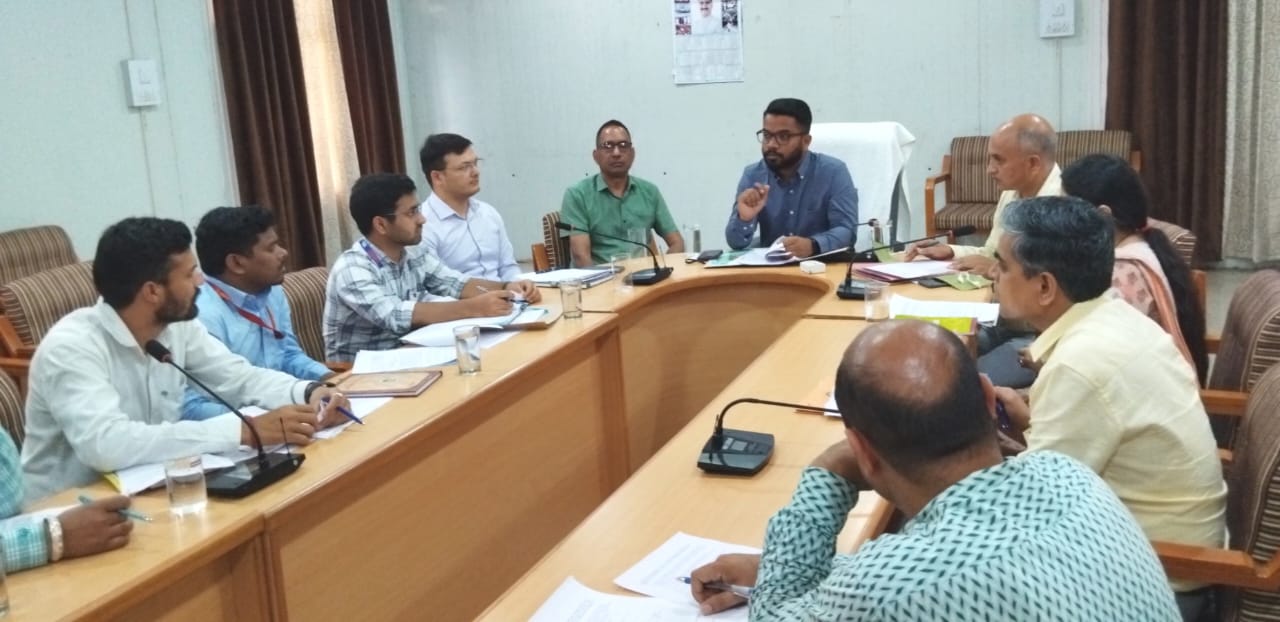 बैंक सरकार द्वारा संचालित की जा रही विभिन्न ऋण प्रायोजित योजनाओं के निर्धारित लक्ष्यों को समय पर पूरा करना सुनिश्चित करें: डॉ0 मदन कुमार