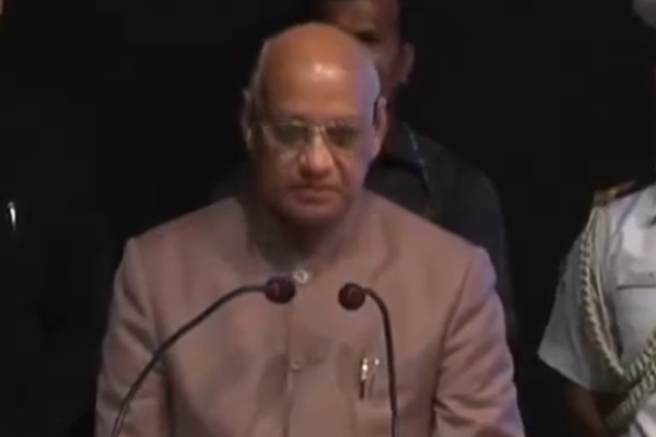 Maharashtra Governor Ramesh Bais distributes AI-based smart glasses to 100 visually impaired students at Malad