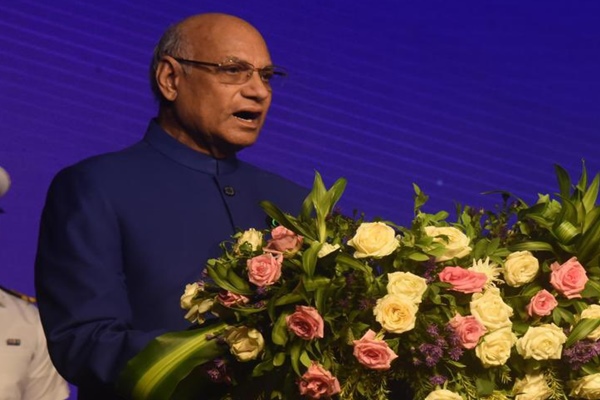 Maharashtra Governor Ramesh Bais presents ‘Plastic Export Excellence Award’