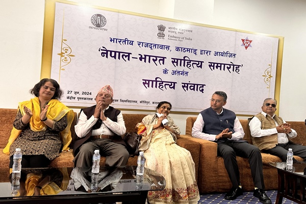 हिन्दी साहित्य के विकास में उल्लेखनीय योगदान के लिए  डॉ. ऊषा ठाकुर को प्रदान किया गया 12वां विश्‍व हिन्‍दी सम्‍मान 