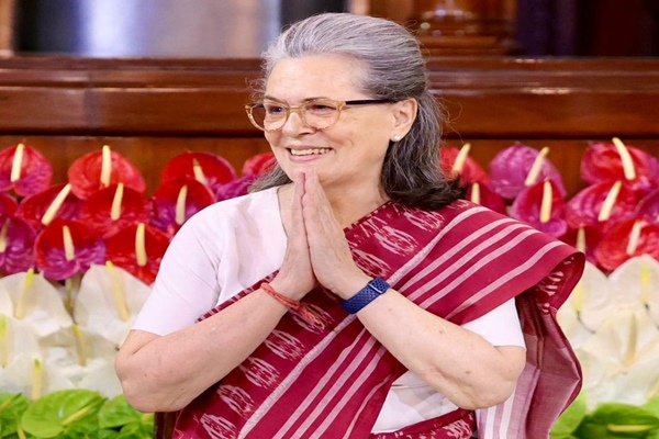 कांग्रेस की वरिष्‍ठ नेता सोनिया गांधी को सर्वसम्‍मति से कांग्रेस संसदीय दल का अध्‍यक्ष चुना गया है