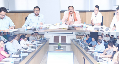 छत्तीसगढ़ के स्वास्थ्य मंत्री श्याम बिहारी जायसवाल ने मंत्रालय में स्वास्थ्य विभाग की समीक्षा बैठक की