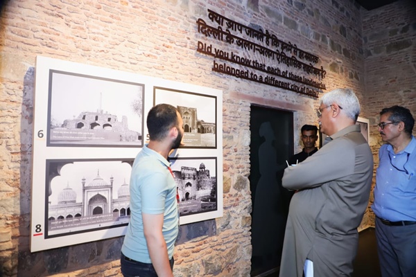 Gajendra Singh Shekhawat visits exhibition of 115 oil paintings of Shivaji Maharaj organized by IGNCA, NGMA 