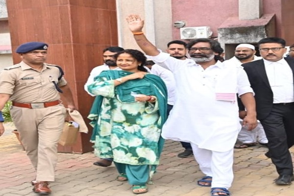 Jharkhand: Hemant Soren released from Ranchi’s Birsa Munda Jail 