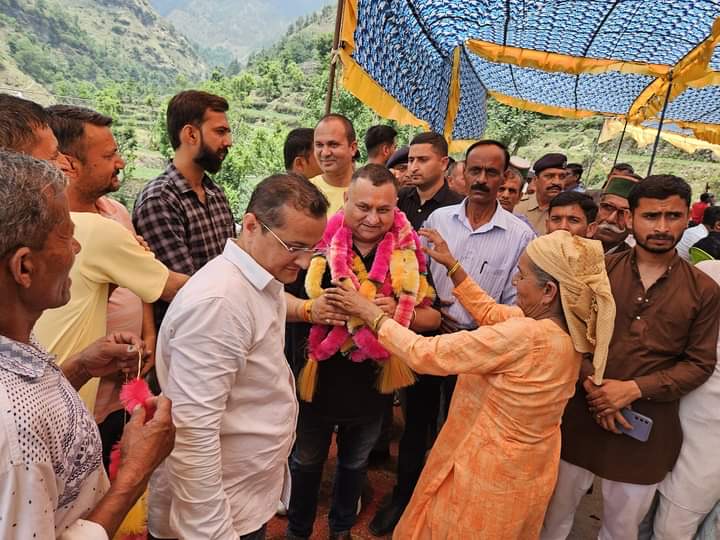 विधानसभा उपाध्यक्ष विनय कुमार ने सिरमौर जिला के प्रवास के दौरान रेणुका विधान सभा क्षेत्र के द्राबिल में जन समस्याएं सुनी