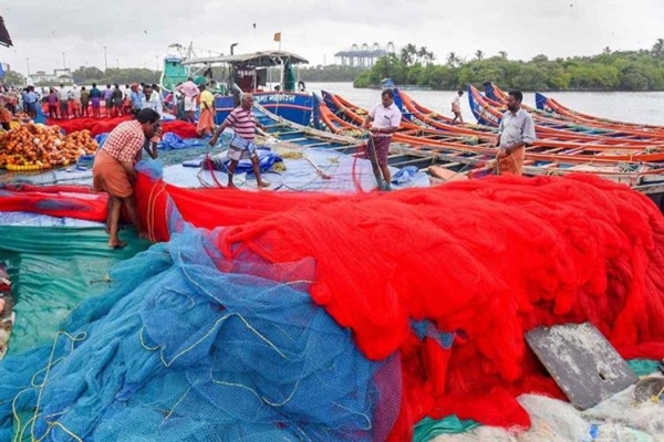 52-day trawling ban to come into force in Kerala from midnight today