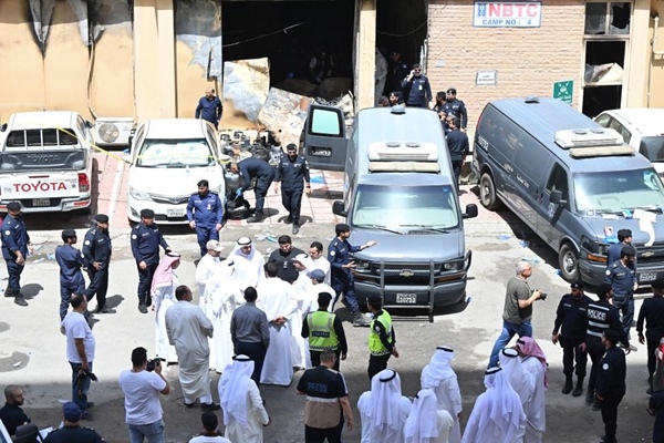 Kuwait public prosecutor starts investigation into building blaze