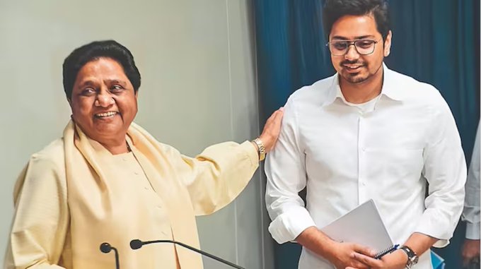 BSP Prez Mayawati holds review meeting for analysing results of recently held Lok Sabha elections