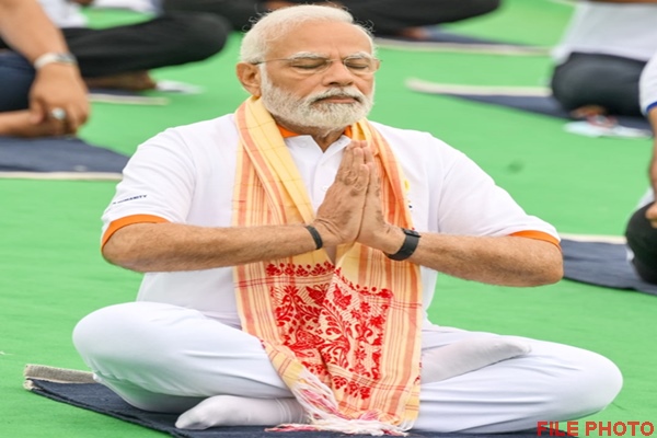 प्रधानमंत्री नरेंद्र मोदी 21 जून को श्रीनगर में 10वें अंतरराष्‍ट्रीय योग दिवस समारोह में भाग लेंगे