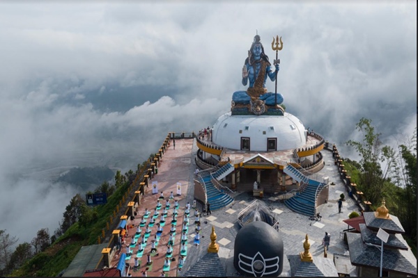 नेपाल: अंतर्राष्‍ट्रीय योग दिवस की पूर्व संध्‍या पर भारतीय दूतावास ने पोखरा के 3 ऐतिहासिक स्‍थलों पर योगाभ्‍यास का आयोजन किया