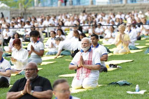 योग ने समग्र कल्याण की खोज में दुनिया भर में लाखों लोगों को एकजुट किया है: प्रधानमंत्री नरेंद्र मोदी