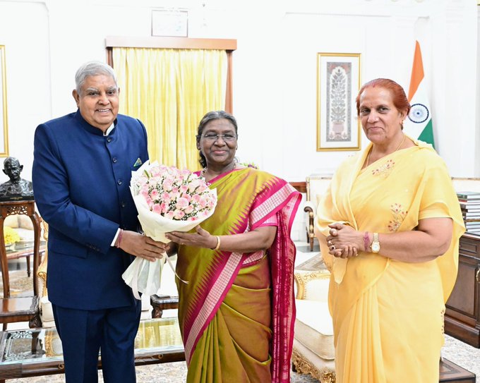 राष्ट्रपतींच्या वाढदिवसानिमित्त उपराष्ट्रपती आणि प्रधानमंत्र्यांनी दिल्या शुभेच्छा