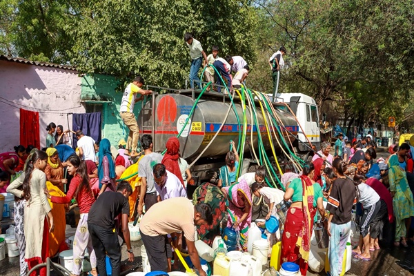 Several parts of national capital continue to face water crisis