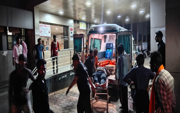 महाराष्ट्र: मुंबई-नागपुर एक्सप्रेसवे पर दो कारों के बीच टक्कर के बाद 6 लोगों की मौत 
