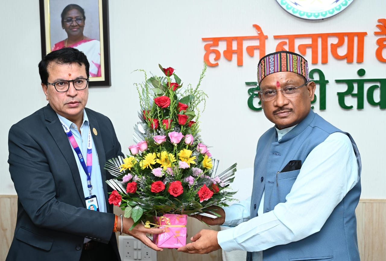 मुख्यमंत्री विष्णुदेव साय से स्टेट बैंक ऑफ इंडिया-एसबीआई के मध्यप्रदेश-छत्तीसगढ़ सर्कल के मुख्य महाप्रबंधक चंद्रशेखर शर्मा ने मुलाकात की