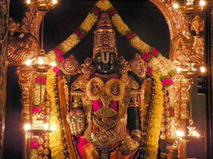 केंद्रीय सूचना और प्रसारण राज्य मंत्री डॉ. एल. मुरुगन ने आज अपने परिवार के साथ तिरुमला श्री वेंकटेश्वर स्वामी के दर्शन किये