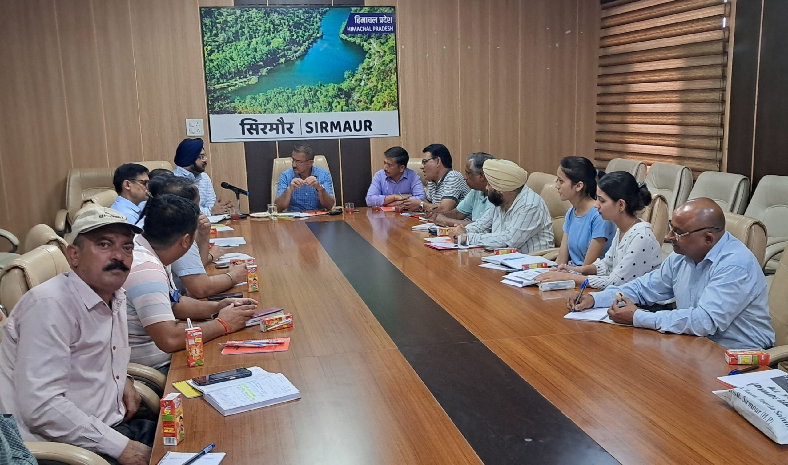 उपायुक्त की अध्यक्षता में आयोजित हुई कृषक उत्पादक संगठनों की बैठक