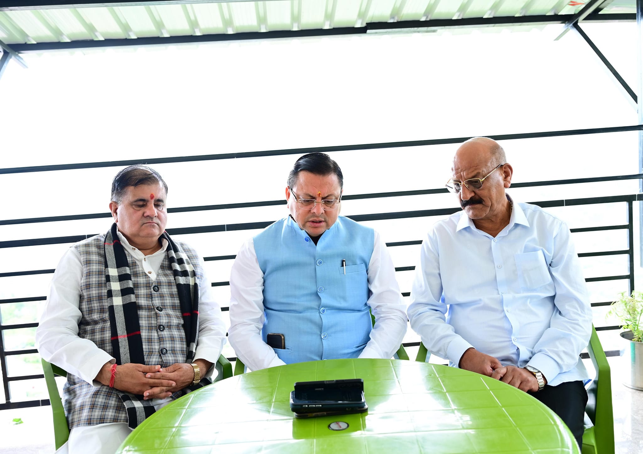 सीएम धामी ने अधिकारियों को राहत व बचाव कार्यों में तेजी लाने के निर्देश दिए