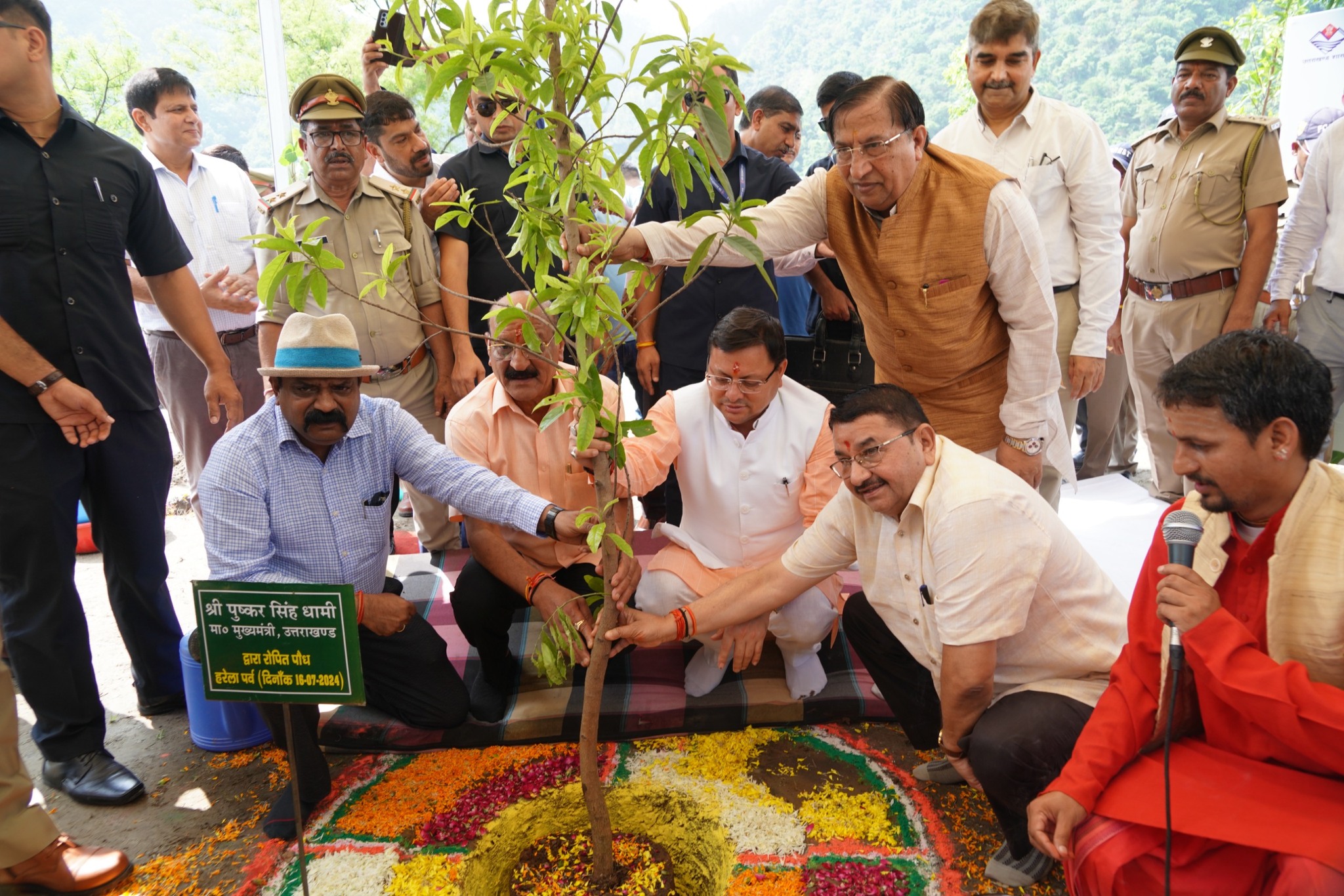 उत्तराखंड में लोकपर्व हरेला महोत्सव की हुई शुरुआत