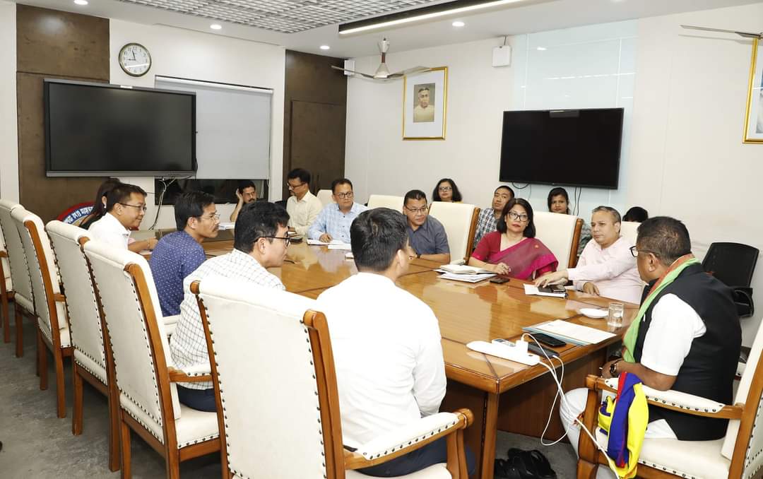 ৰাজ্যৰ কেবিনেট বৈঠকত অসম ৰাজ্যিক কৃষি বিপণন পৰিষদৰ কৰ্মচাৰীসকলক স্বেচ্ছামূলক অৱসৰ দিয়াৰ সিদ্ধান্ত