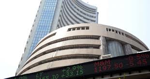मुंबई शेअर बाजाराच्या सेंसेक्समध्ये आज विक्रमी वाढ