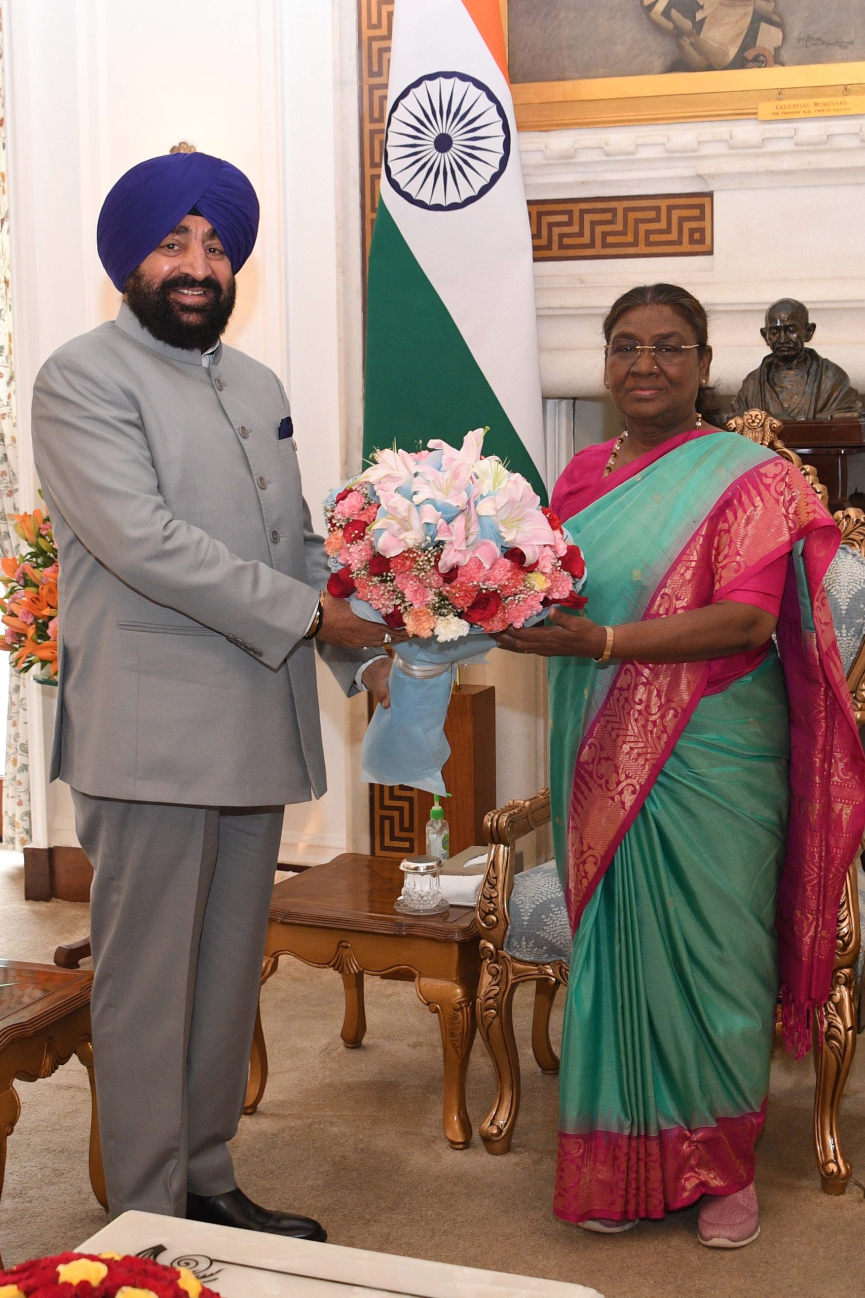 राज्यपाल गुरमीत सिंह ने नई दिल्ली में राष्ट्रपति द्रौपदी मुर्मू से शिष्टाचार भेंट की