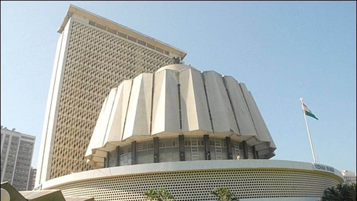 विधानपरिषदेच्या द्वैवार्षिक निवडणुकीत महायुतीचे सर्व ९ तर महाविकास आघाडीचे २ उमेदवार विजयी