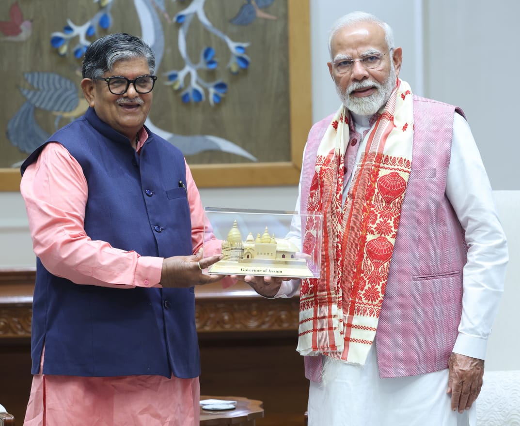 প্রধানমন্ত্রী মোদীক সাক্ষাৎ ৰাজ্যপাল গুলাব চান্দ কাটাৰীয়াৰ