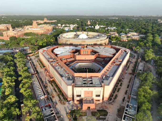 संसदेच्या दोन्ही सभागृहांमध्ये आज केंद्रीय अर्थसंकल्पावर चर्चा