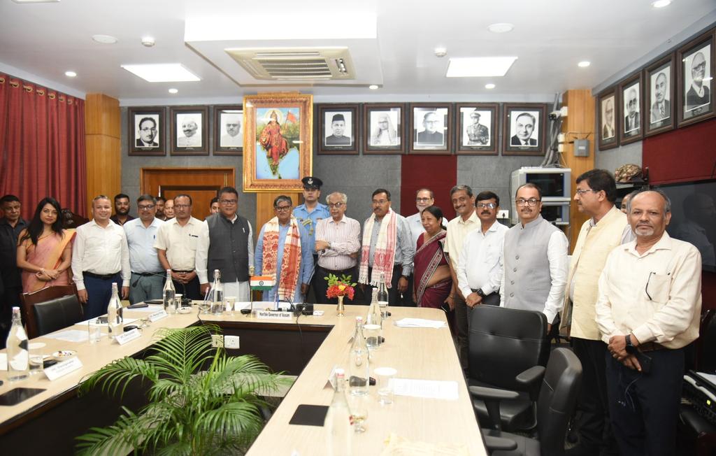 ৰাজ্যপাল গুলাবচান্দ কাটাৰীয়াই আজি ৰাজ্যৰ তিনিগৰাকী নৱনিযুক্ত উপাচাৰ্যক শপতগ্ৰহণ কৰোৱায়