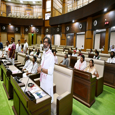 झारखंड के मुख्यमंत्री हेमंत सोरेन ने अपने मंत्रिमंडल का किया विस्तार, राज्यपाल सी.पी. राधाकृष्णन ने राजभवन में दिलाई शपथ 