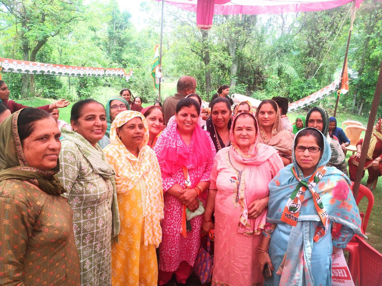 कांग्रेस उम्मीदवार कमलेश ठाकुर ने कहा कि देहरा का विकास कांग्रेस ही करा सकती
