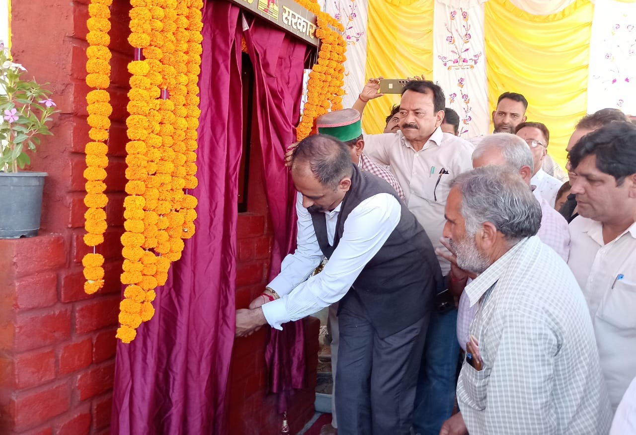 ग्रामीण विकास एवं पंचायती राज मंत्री अनिरुद्ध सिंह ने चुराग में 4.52 करोड़ रुपए से निर्मित होने वाले खंड विकास कार्यालय की रखी आधारशिला 