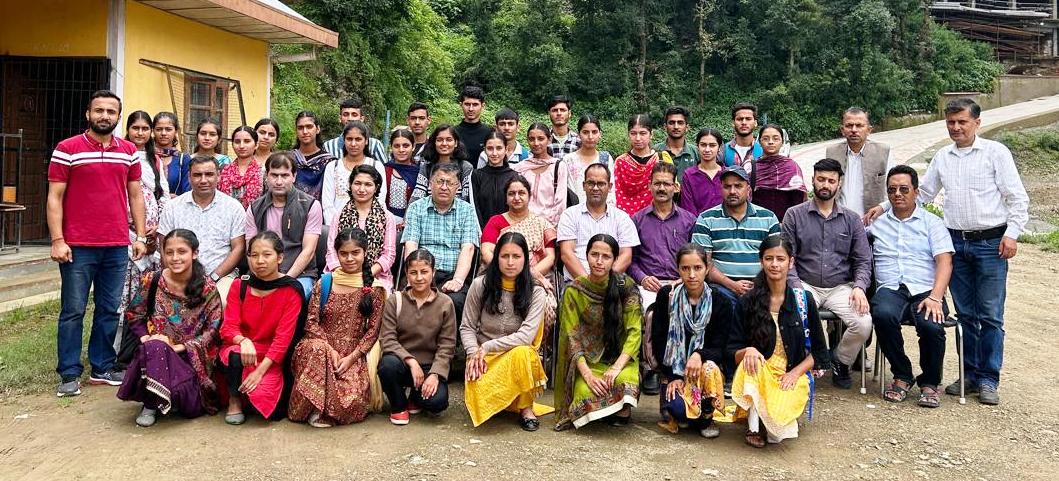 राजकीय महाविद्यालय चायल कोटी में बीए, बीकॉम प्रथम वर्ष के विद्यार्थियों के लिए इंडक्शन कार्यक्रम का आयोजन किया गया