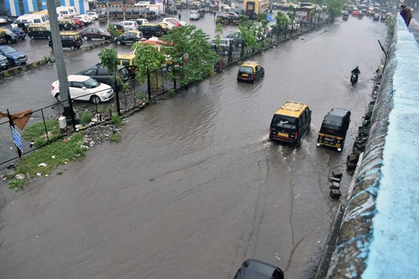मुंबईत पावसाची विश्रांती