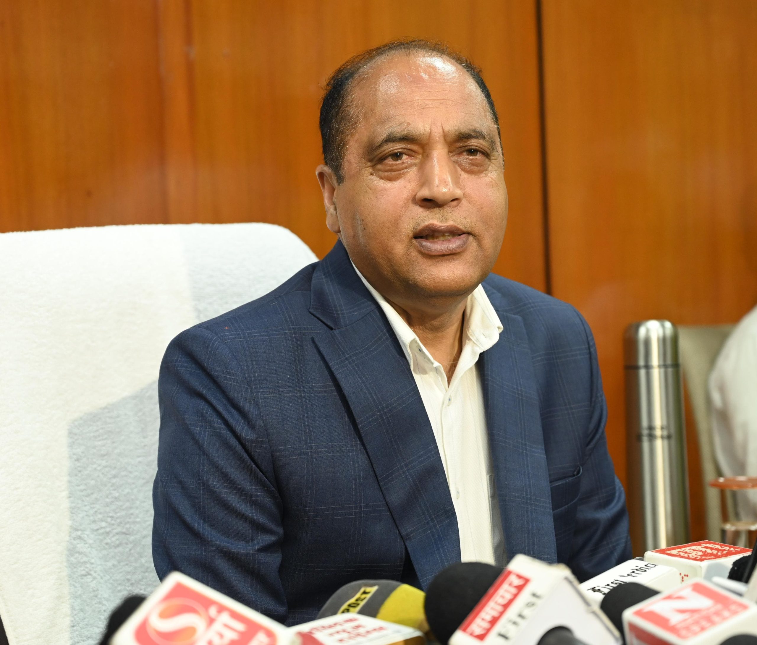 विपक्ष का यह काम है कि सरकार को सही रास्ते पर रखेः जयराम ठाकुर