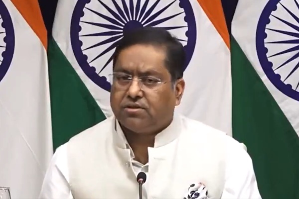 বাংলাদেশত বাস কৰা ভাৰতীয় নাগৰিকক উচ্চায়োগৰে সম্পৰ্কত থাকিবলৈ আহ্বান বিদেশ মন্ত্রালয়ৰ