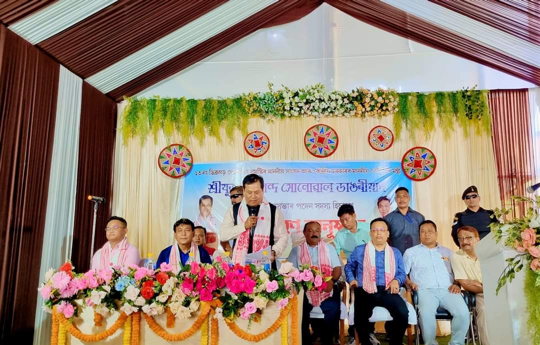 ডিব্ৰুগড় জিলাৰ চাবুৱা পৌৰসভাৰ পদেন সদস্য হিচাপে দায়িত্ব গ্ৰহণ সর্বানন্দ সোণোৱালৰ