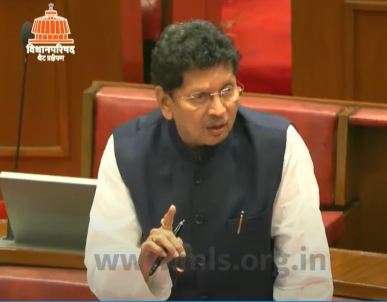 पाण्याचा निचरा करण्यासाठी अतिरिक्त जलपंप उपलब्ध – मंत्री दीपक केसरकर