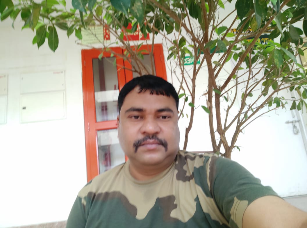 नांदेड जिल्ह्याचे रहिवासी असलेले बीएसएफ जवान कामेश कदम यांना कर्तव्यावर असताना वीरमरण