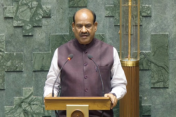 लोकसभा में शपथ ग्रहण के नियमों में किया गया संशोधन, शपथ के दौरान कोई और टिप्पणी या नारेबाजी पर लगेगी रोक