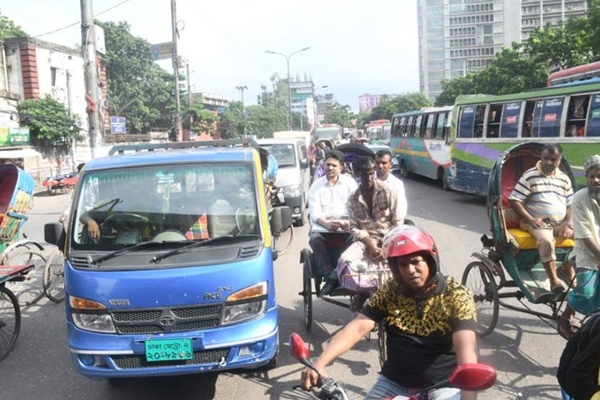 Bangladesh Begins Return to Normalcy as Curfew Relaxed After Unrest