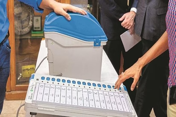 बिहार: रुपौली विधानसभा सीट के लिए हुए उपचुनाव की मतगणना जारी, जेडीयू उम्मीदवार एक हजार से अधिक वोटों से आगे